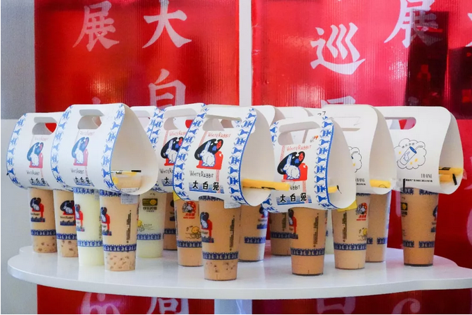 大白兔奶茶快闪店是其60周年全国巡展活动的其中一站。
