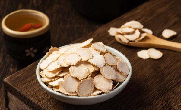 城中投资 夏天用西洋参泡水喝有啥好处？